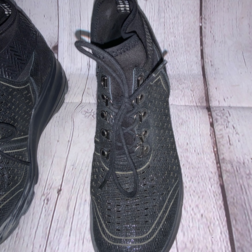 Jambu Booties - Picture 2 of 9